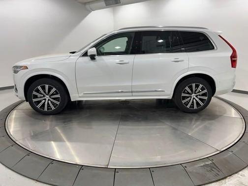 2025 Volvo XC90 B6 Plus 7-Seater