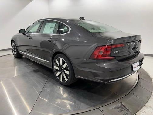 2024 Volvo S90 Recharge Plug-In Hybrid T8 Ultimate