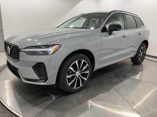 2025 Volvo XC60 B5 Plus