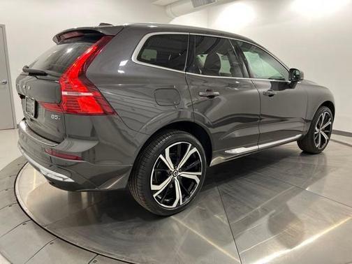 2022 Volvo XC60 B5 Inscription