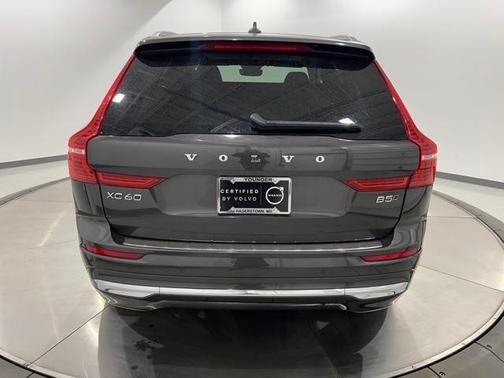 2022 Volvo XC60 B5 Inscription