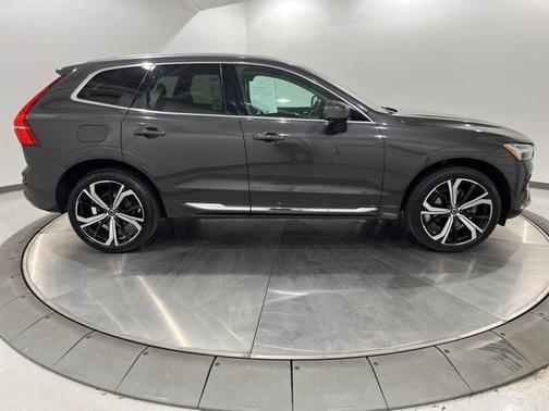 2022 Volvo XC60 B5 Inscription