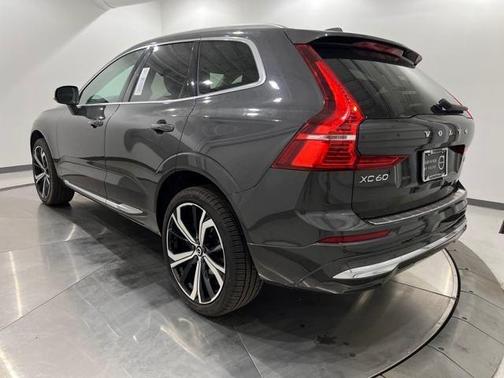 2022 Volvo XC60 B5 Inscription