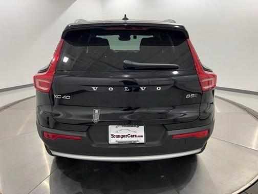 2025 Volvo XC40 B5 Plus Bright Theme