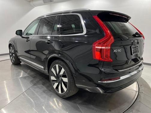 2023 Volvo XC90 Recharge Plug-In Hybrid T8 Ultimate Bright Theme 7-Seater