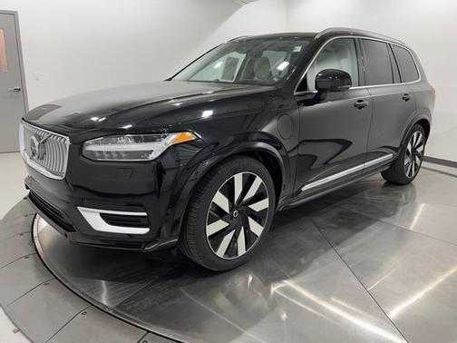 2023 Volvo XC90 Recharge Plug-In Hybrid T8 Ultimate Bright Theme 7-Seater