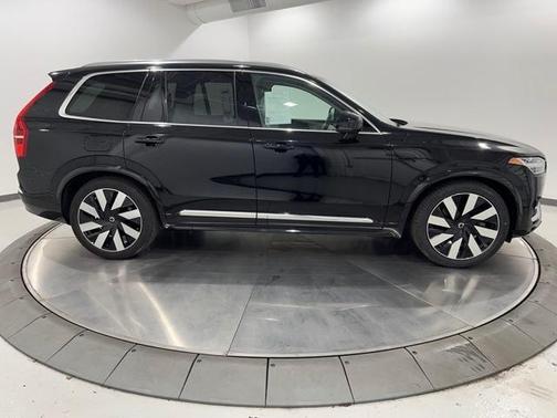 2023 Volvo XC90 Recharge Plug-In Hybrid T8 Ultimate Bright Theme 7-Seater