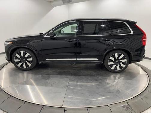 2023 Volvo XC90 Recharge Plug-In Hybrid T8 Ultimate Bright Theme 7-Seater