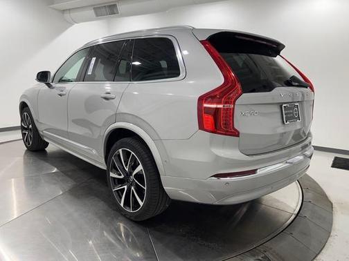 2024 Volvo XC90 B5 Plus Bright Theme