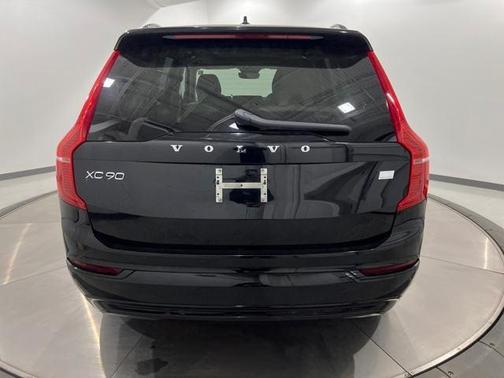 2023 Volvo XC90 Recharge Plug-In Hybrid T8 Plus Dark Theme 7 Passenger