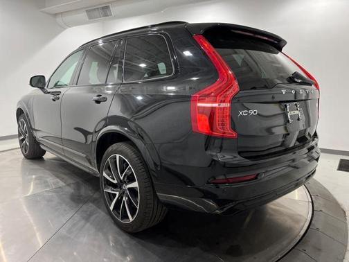 2023 Volvo XC90 Recharge Plug-In Hybrid T8 Plus Dark Theme 7 Passenger