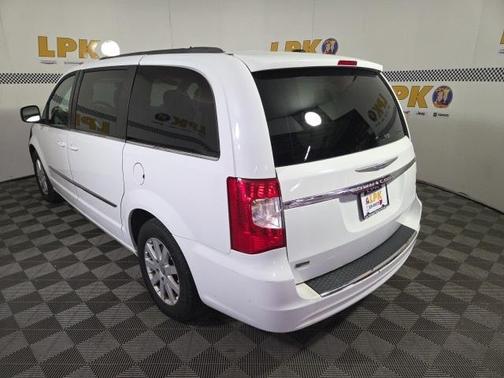 2015 Chrysler Town & Country Touring