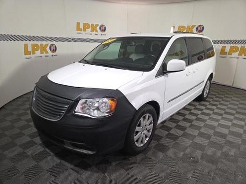 2015 Chrysler Town & Country Touring