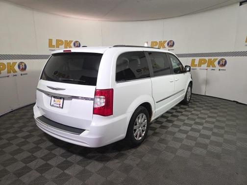 2015 Chrysler Town & Country Touring