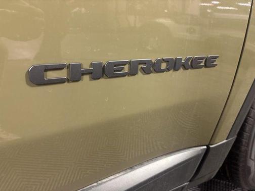 41 2026 Jeep Cherokee LAREDO/LIMITED