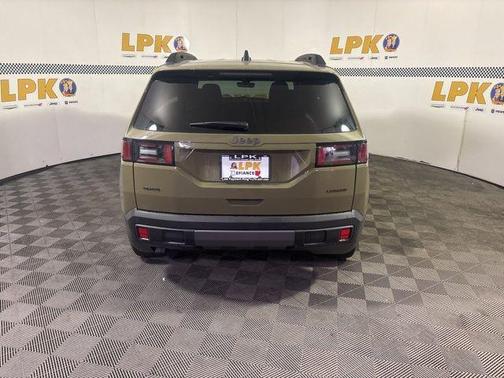 41 2026 Jeep Cherokee LAREDO/LIMITED