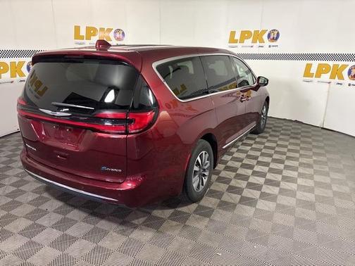 2022 Chrysler Pacifica Hybrid Limited