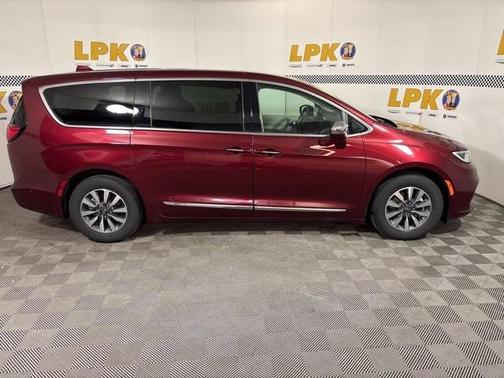 2022 Chrysler Pacifica Hybrid Limited