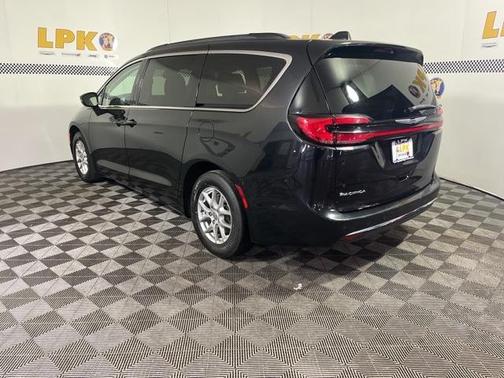 2022 Chrysler Pacifica Touring-L