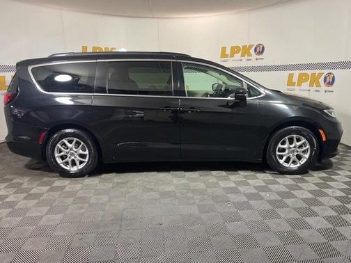2022 Chrysler Pacifica Touring-L