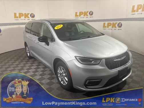 2024 Chrysler Pacifica Touring-L