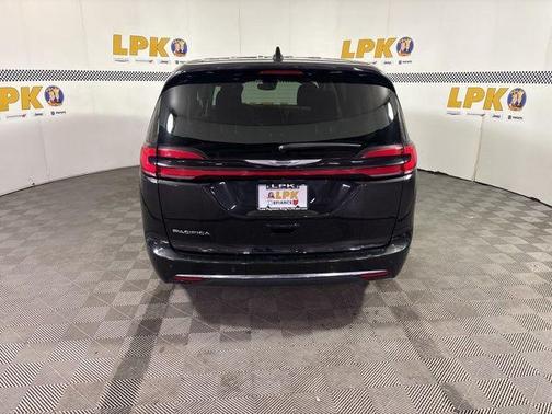 2023 Chrysler Pacifica Touring-L