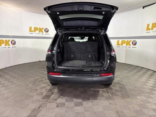 2022 Jeep Grand Cherokee L Laredo
