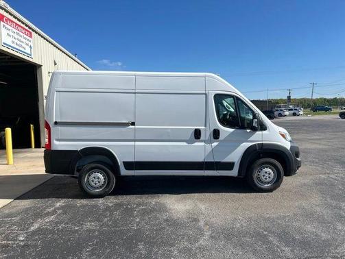 Bright White Clearcoat 2026 RAM ProMaster 1500 Base