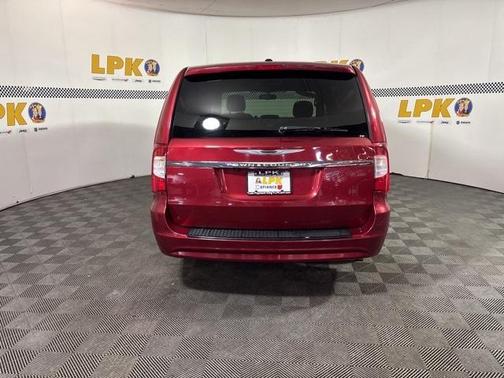 2014 Chrysler Town & Country S