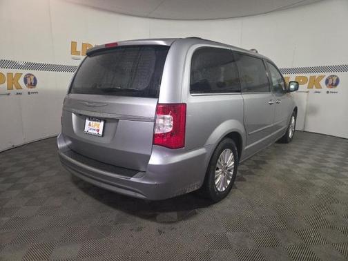 2013 Chrysler Town & Country Touring-L