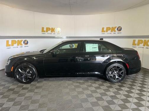 2023 Chrysler 300 Touring