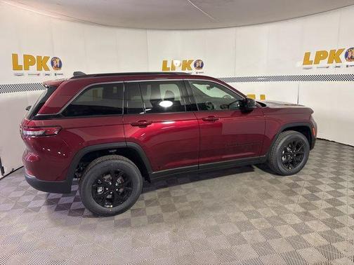 2026 Jeep Grand Cherokee Laredo