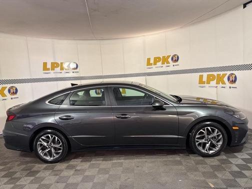 2022 Hyundai SONATA SEL