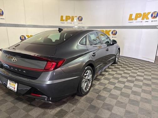 2022 Hyundai SONATA SEL