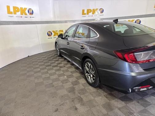 2022 Hyundai SONATA SEL