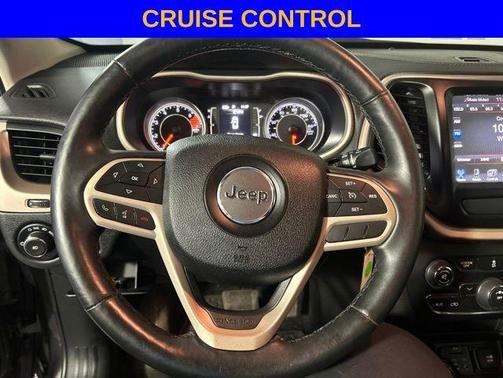 Granite Crystal Clearcoat Metallic 2017 Jeep Cherokee Latitude