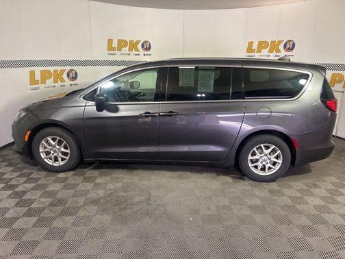 Granite Crystal Clearcoat Metallic 2023 Chrysler Voyager LX