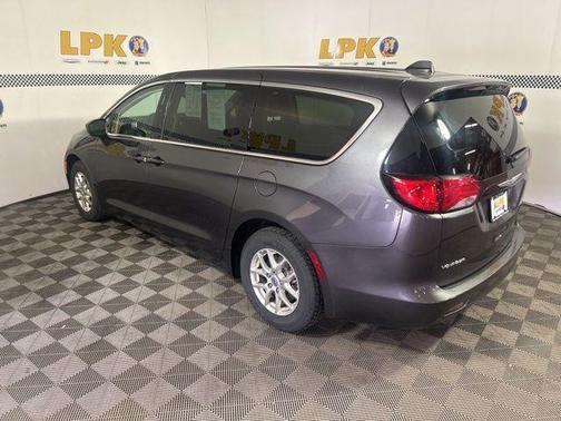 Granite Crystal Clearcoat Metallic 2023 Chrysler Voyager LX