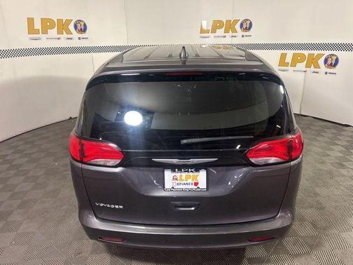 Granite Crystal Clearcoat Metallic 2023 Chrysler Voyager LX