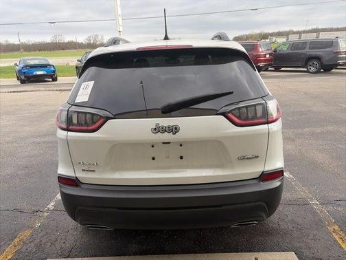 Bright White Clearcoat 2022 Jeep Cherokee Latitude Lux