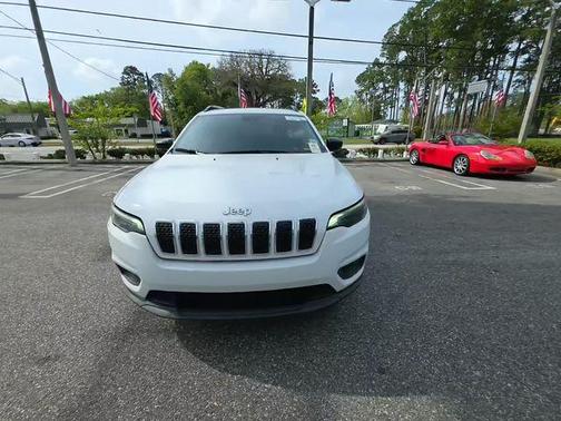 Bright White Clearcoat 2022 Jeep Cherokee Latitude Lux