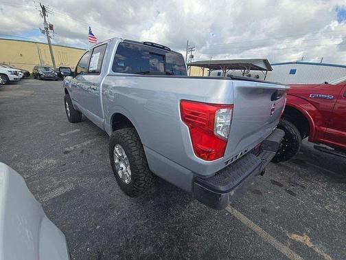 2019 Nissan Titan SV