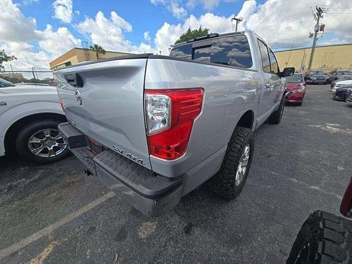 2019 Nissan Titan SV