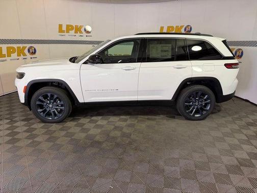 Bright White Clearcoat 2026 Jeep Grand Cherokee Limited