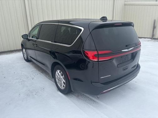 2024 Chrysler Pacifica Touring-L