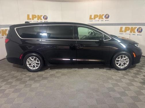 2024 Chrysler Pacifica Touring-L