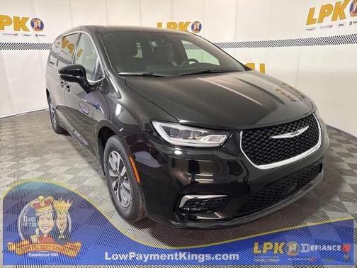 2025 Chrysler Pacifica Hybrid Select