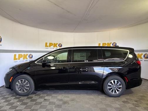 2025 Chrysler Pacifica Hybrid Select