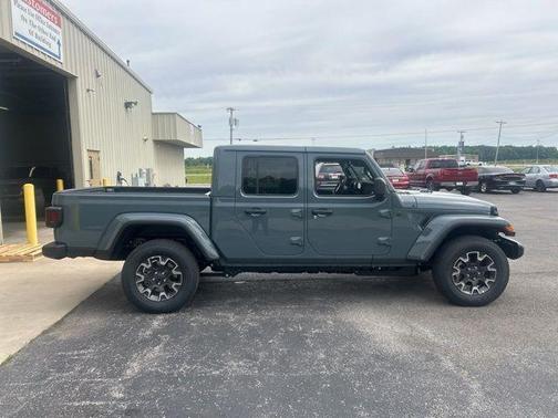 Anvil Clearcoat 2026 Jeep Gladiator Sport