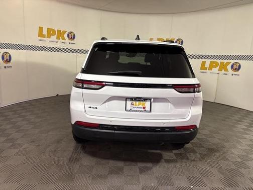 2022 Jeep Grand Cherokee Altitude